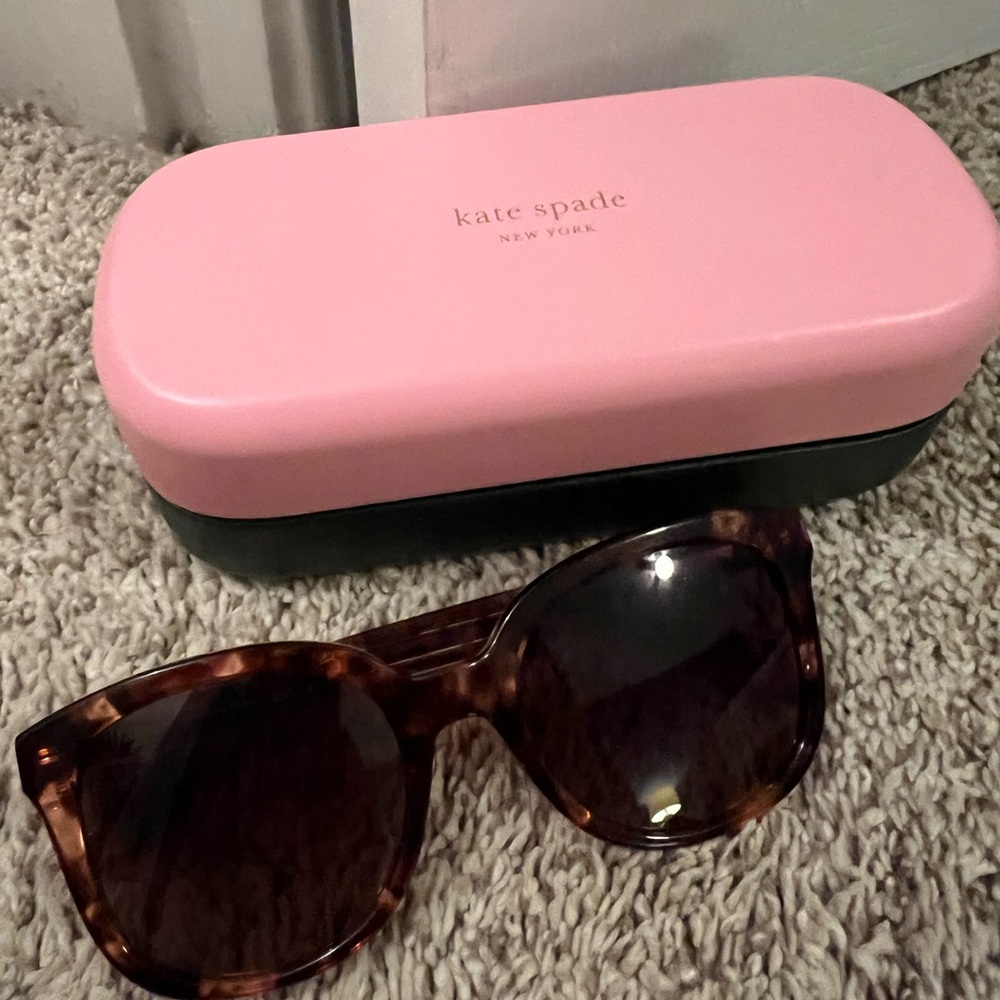 Kate Spade ♠️ Tortoise Shell Sunglasses with case